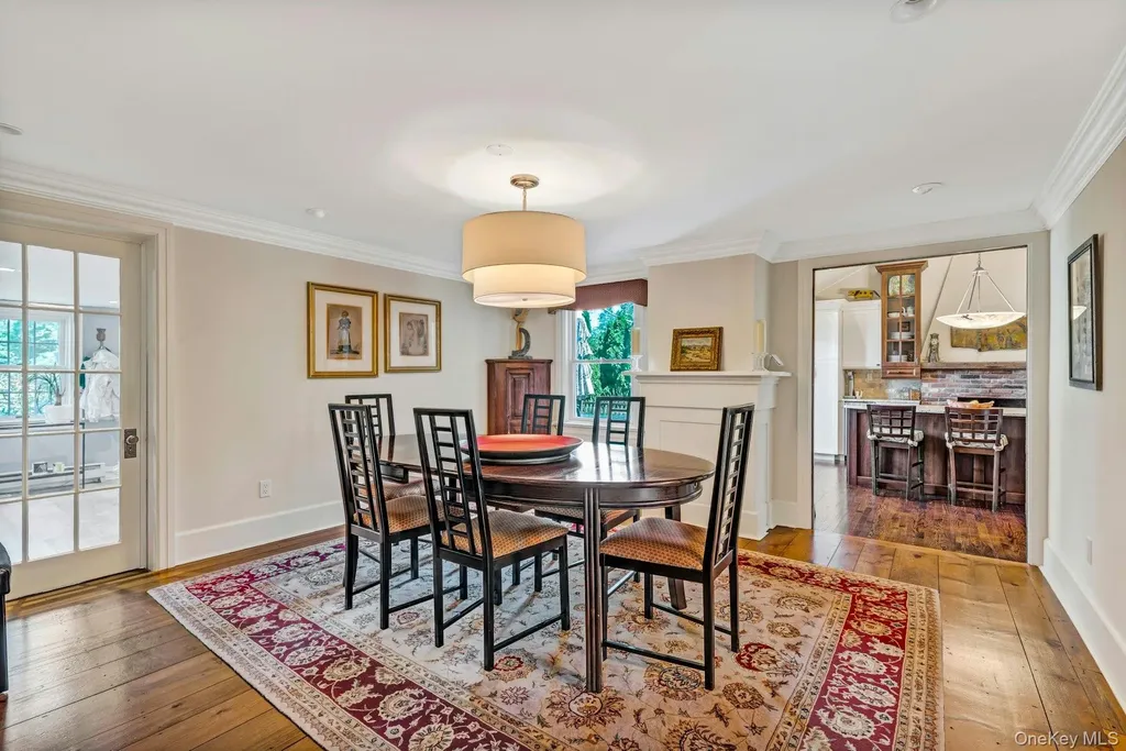 15405 Main Road Mattituck NY 11952