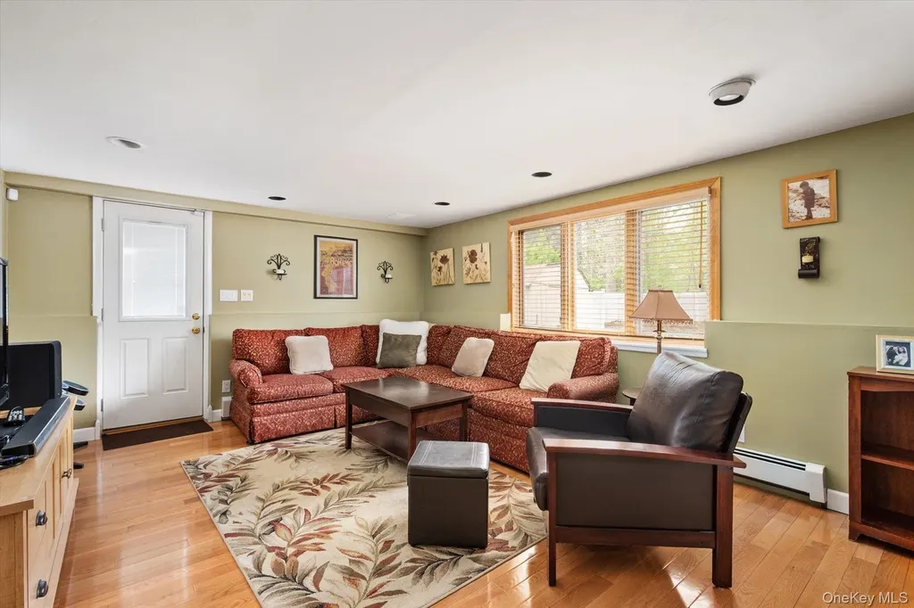 29 Audley Circle Plainview NY 11803