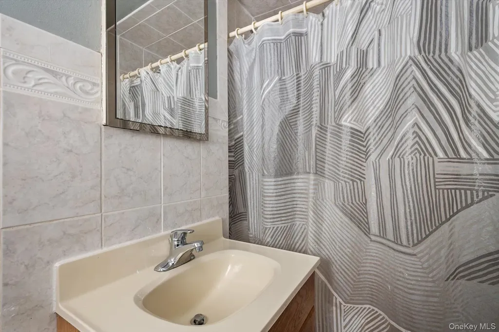29 Audley Circle Plainview NY 11803