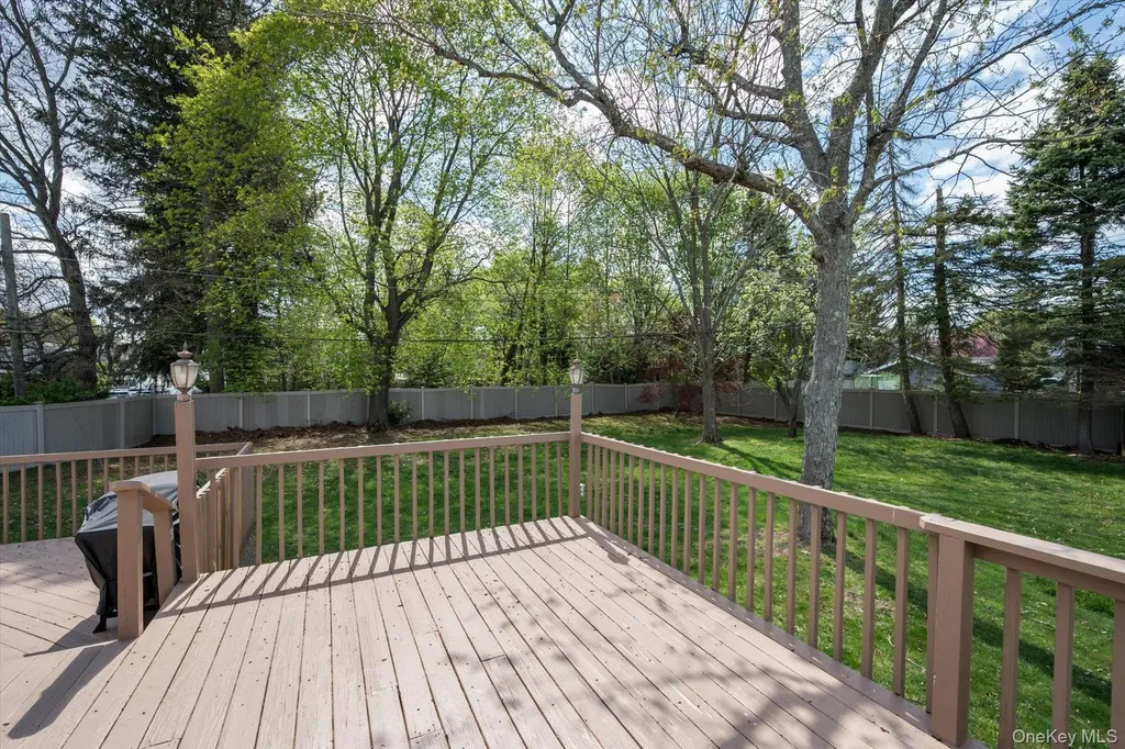 29 Audley Circle Plainview NY 11803