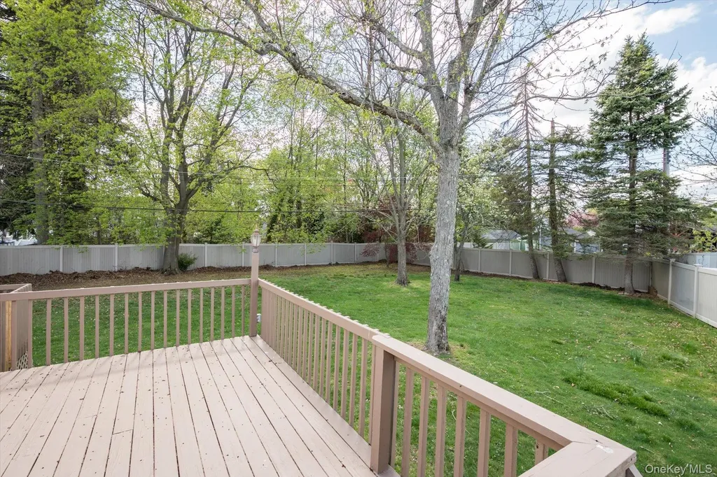 29 Audley Circle Plainview NY 11803