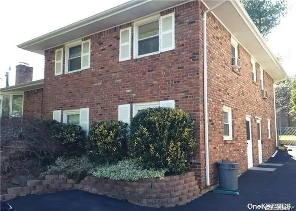 430 W Main Street Huntington NY 11743
