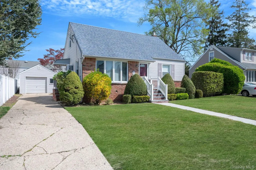 216 Doris Avenue North Bellmore NY 11710
