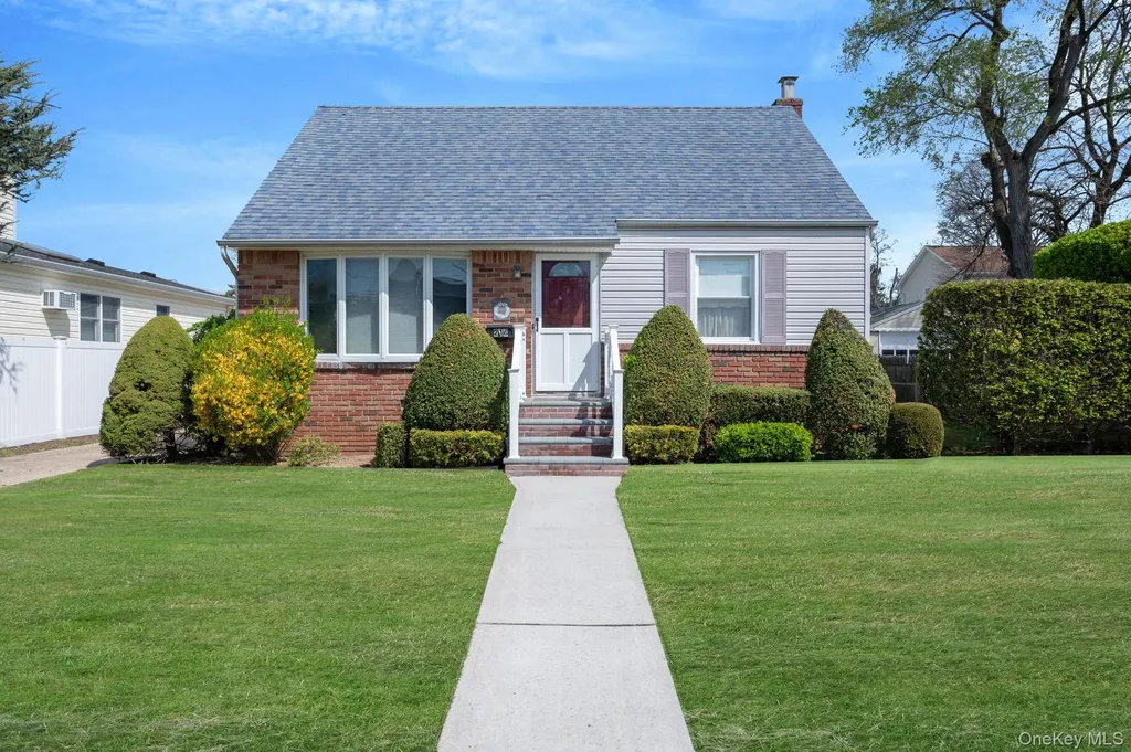 216 Doris Avenue North Bellmore NY 11710