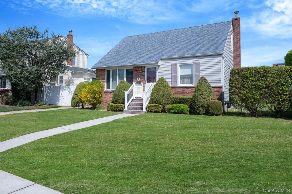 216 Doris Avenue North Bellmore NY 11710