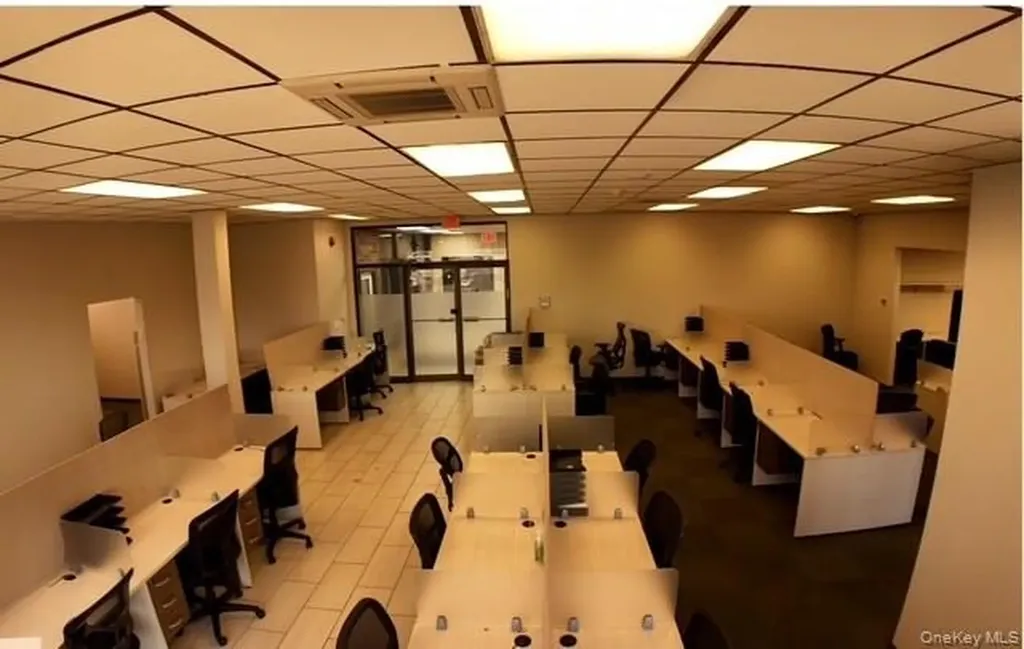 700 Rockaway Turnpike Lawrence NY 11559