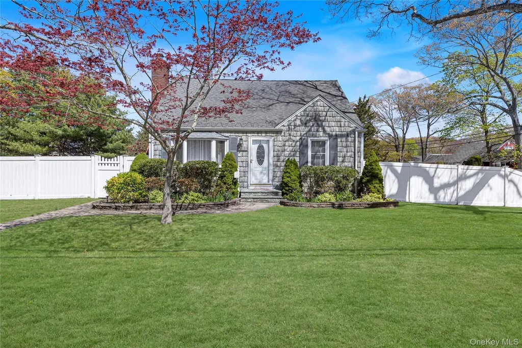 113 Roosevelt Avenue Islip NY 11751