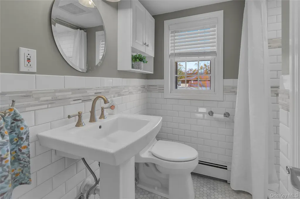 113 Roosevelt Avenue Islip NY 11751