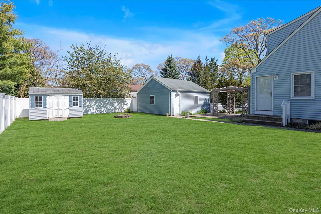 113 Roosevelt Avenue Islip NY 11751