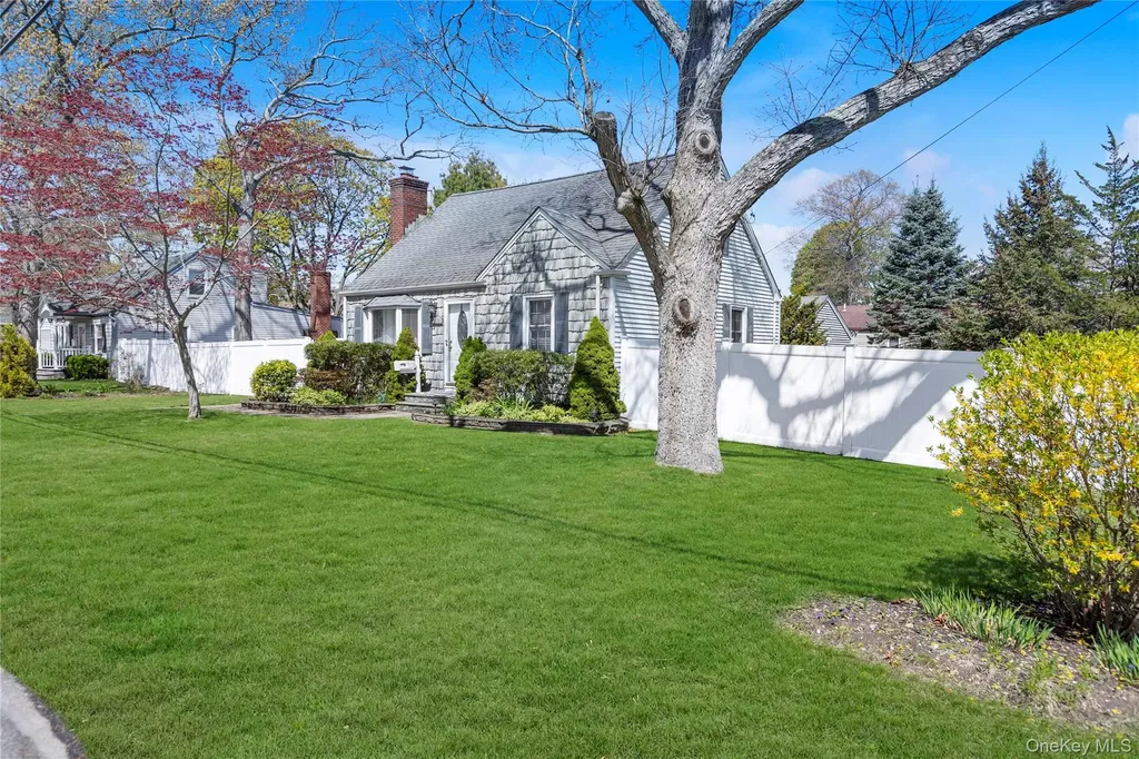 113 Roosevelt Avenue Islip NY 11751