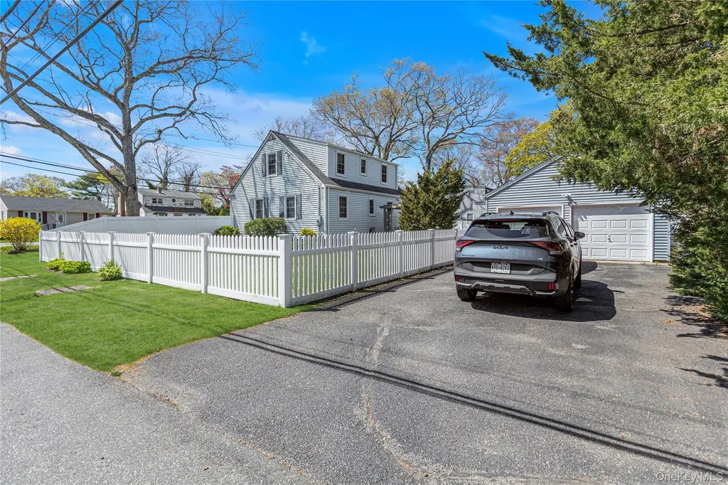 113 Roosevelt Avenue Islip NY 11751