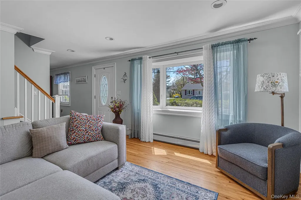113 Roosevelt Avenue Islip NY 11751