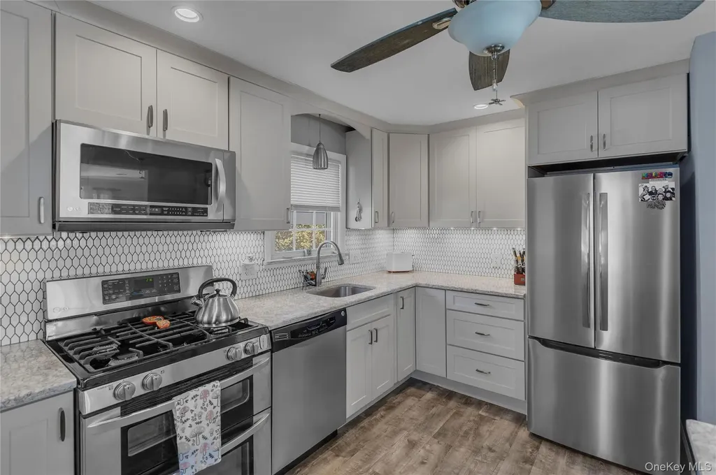 113 Roosevelt Avenue Islip NY 11751