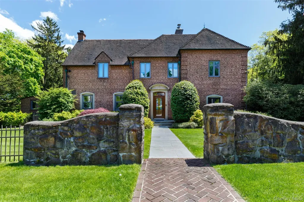 10 Ridge Place Pelham NY 10803