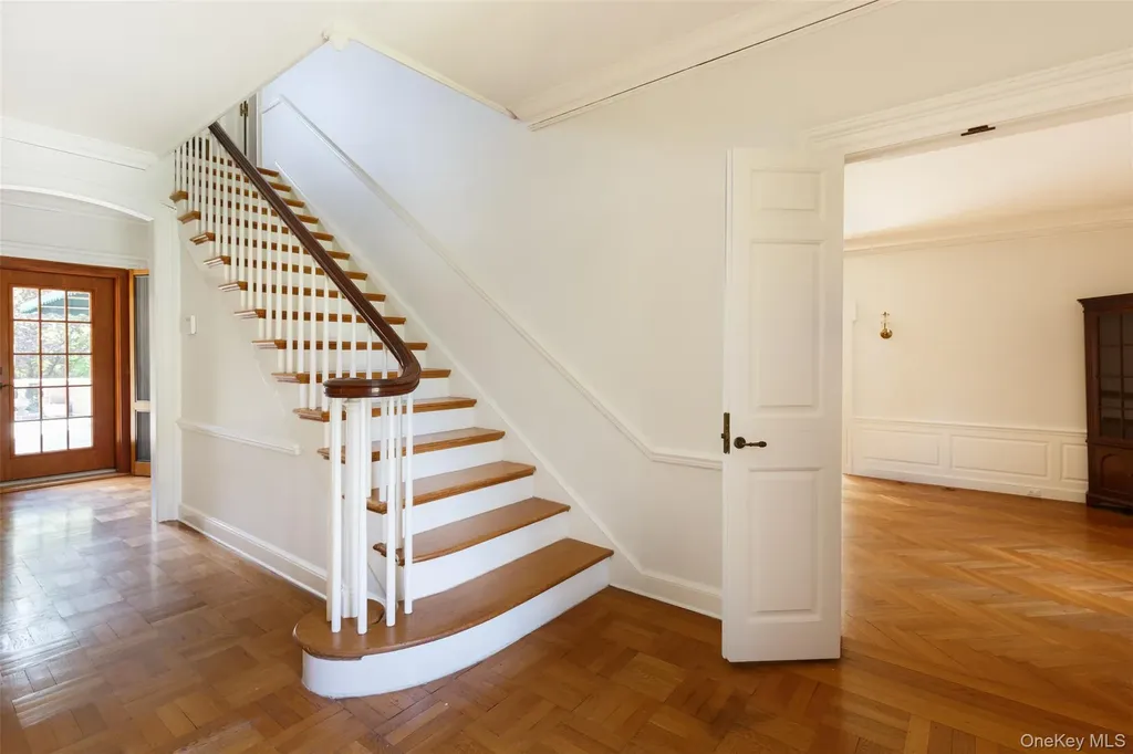 10 Ridge Place Pelham NY 10803