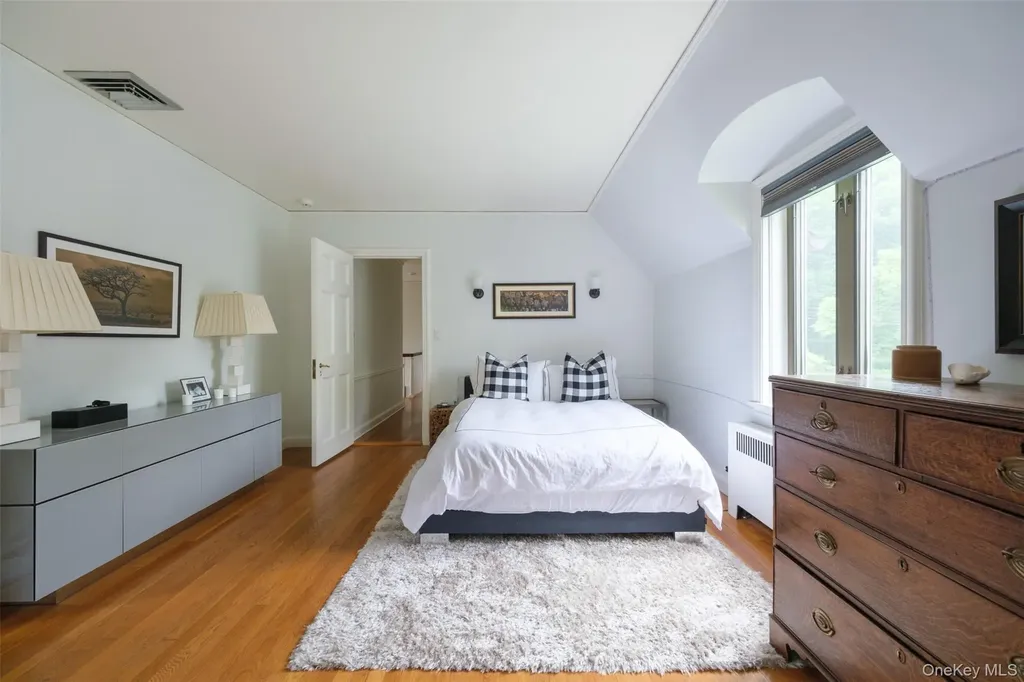 10 Ridge Place Pelham NY 10803