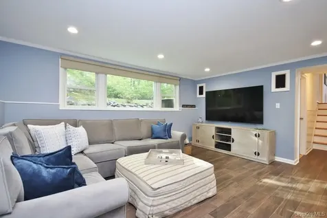 74 Hungerford Road Briarcliff Manor NY 10510