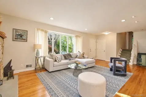 74 Hungerford Road Briarcliff Manor NY 10510