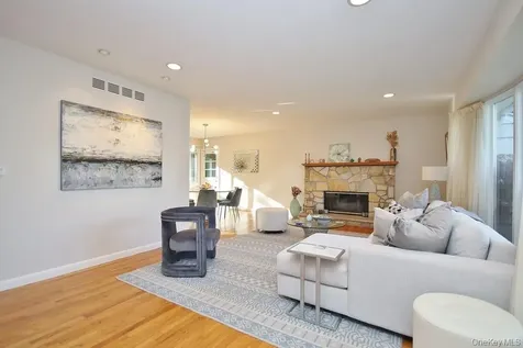 74 Hungerford Road Briarcliff Manor NY 10510