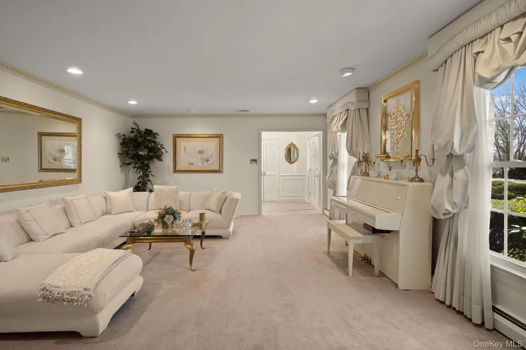 32 Fairway Place Cold Spring Harbor NY 11724