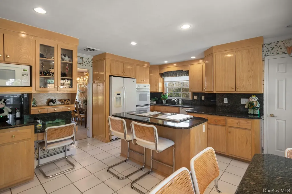 32 Fairway Place Cold Spring Harbor NY 11724