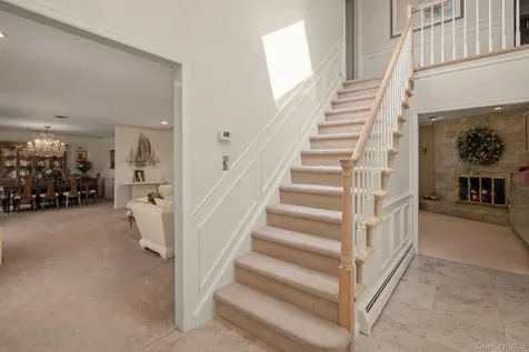 32 Fairway Place Cold Spring Harbor NY 11724
