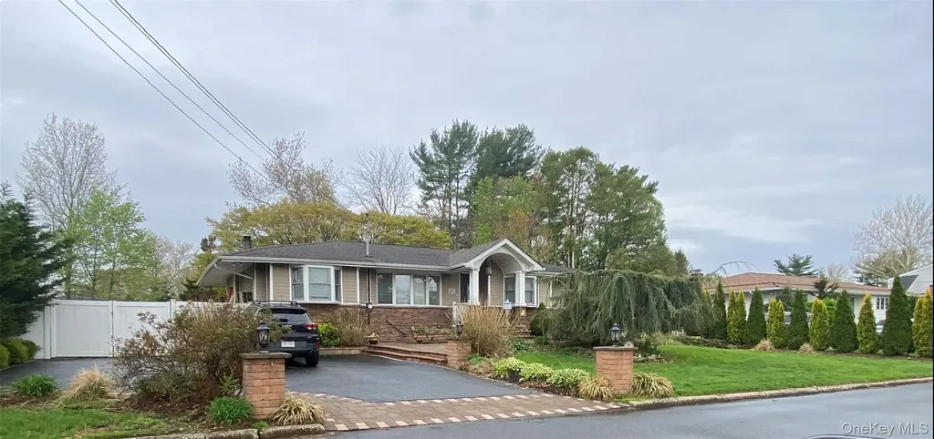 21 Kevin Road Commack NY 11725