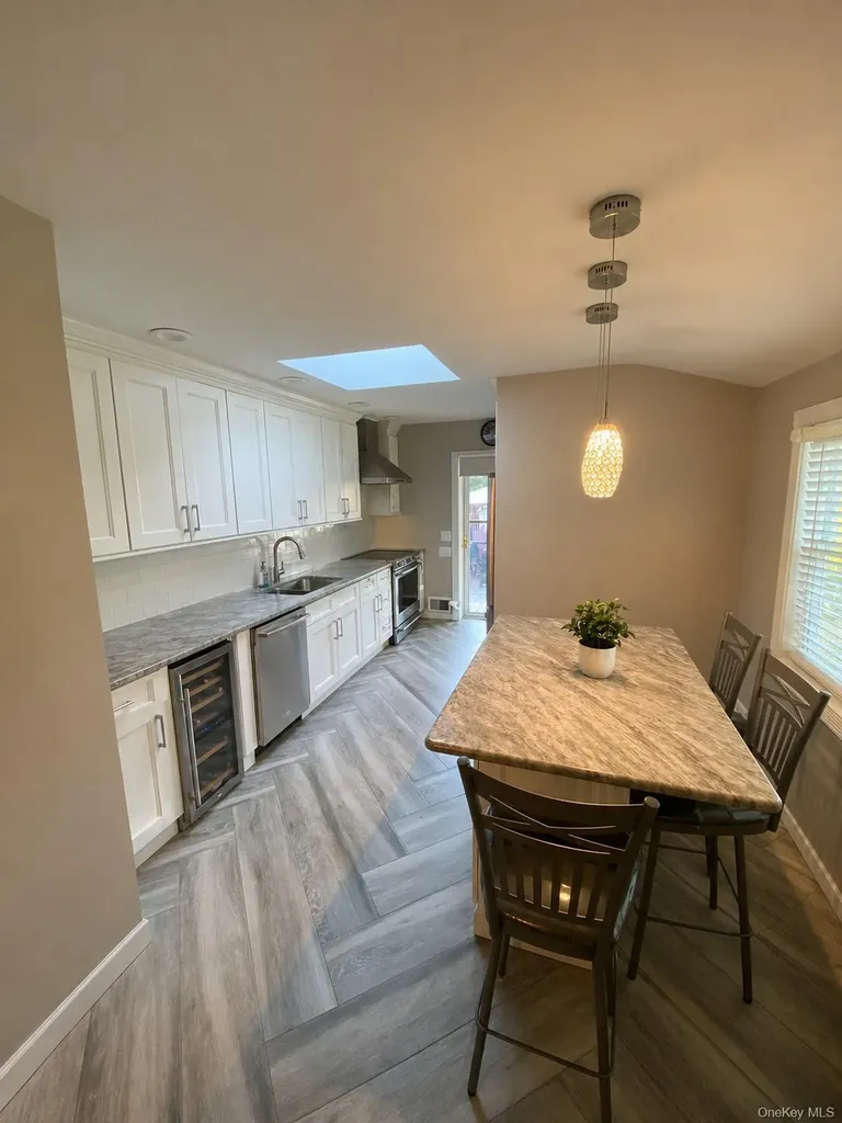 21 Kevin Road Commack NY 11725