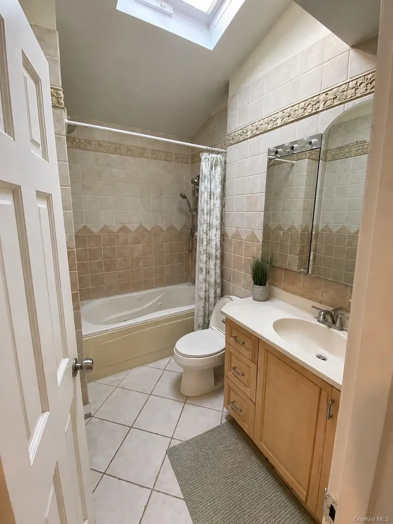 21 Kevin Road Commack NY 11725