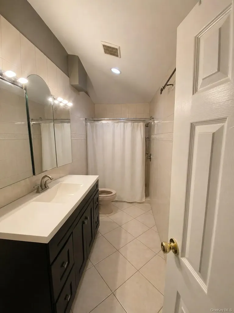 21 Kevin Road Commack NY 11725