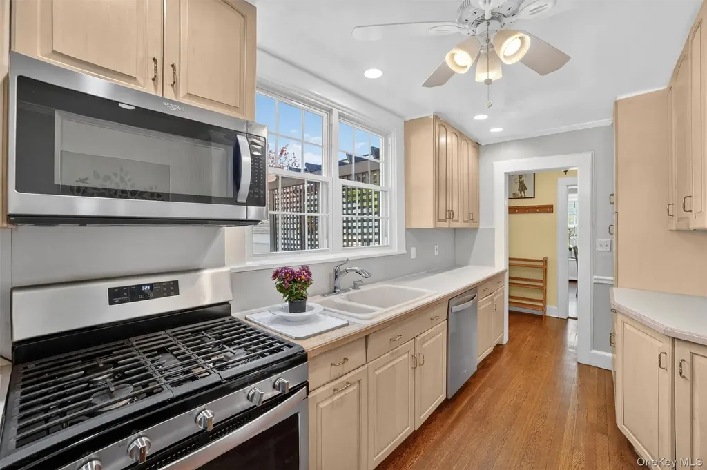 187 Longview Avenue White Plains NY 10605