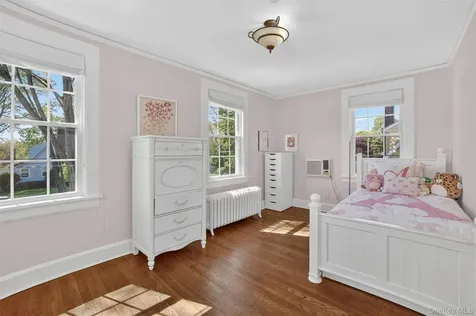 187 Longview Avenue White Plains NY 10605