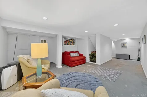 187 Longview Avenue White Plains NY 10605