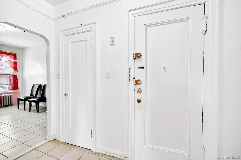 759 E 221st Street Bronx NY 10467