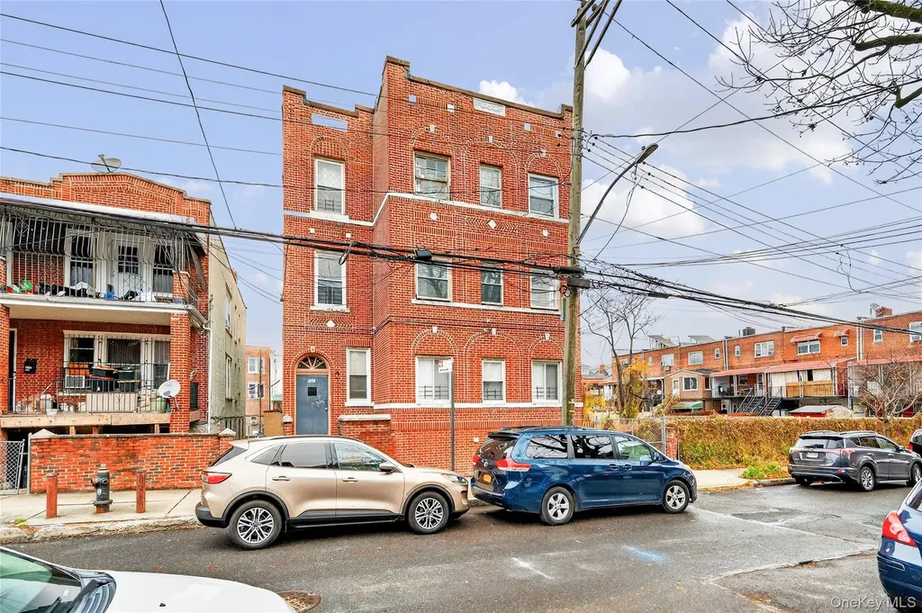 759 E 221st Street Bronx NY 10467