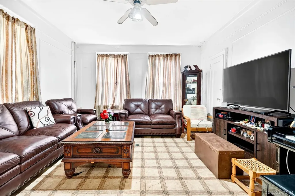 759 E 221st Street Bronx NY 10467