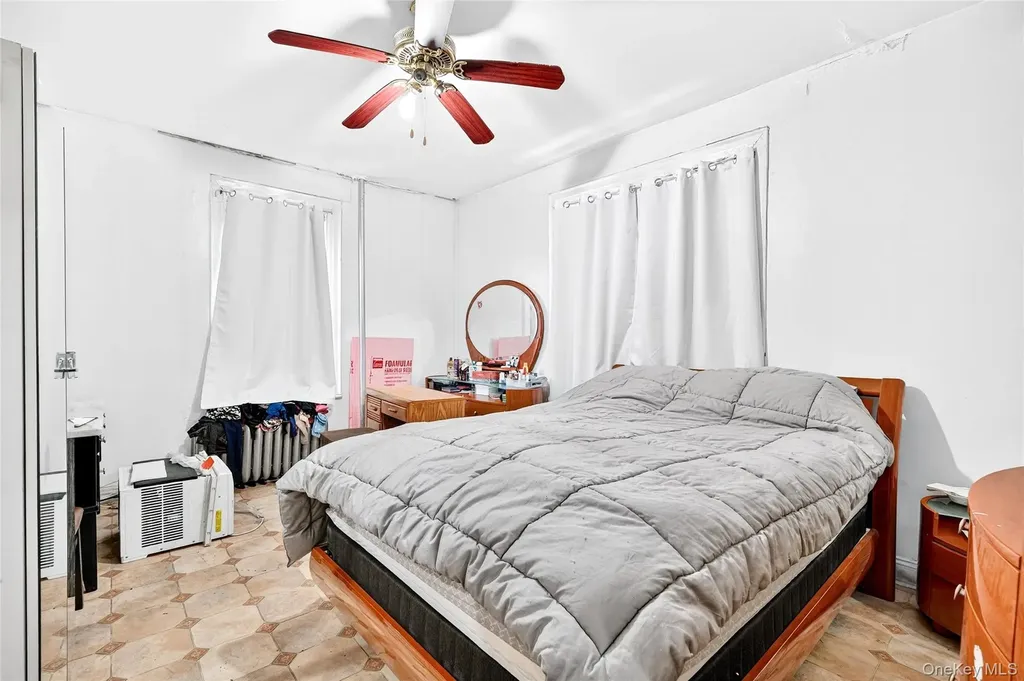 759 E 221st Street Bronx NY 10467