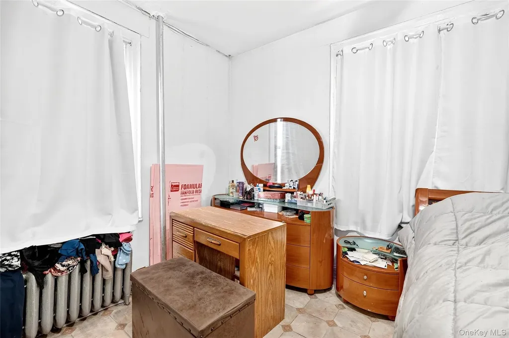 759 E 221st Street Bronx NY 10467