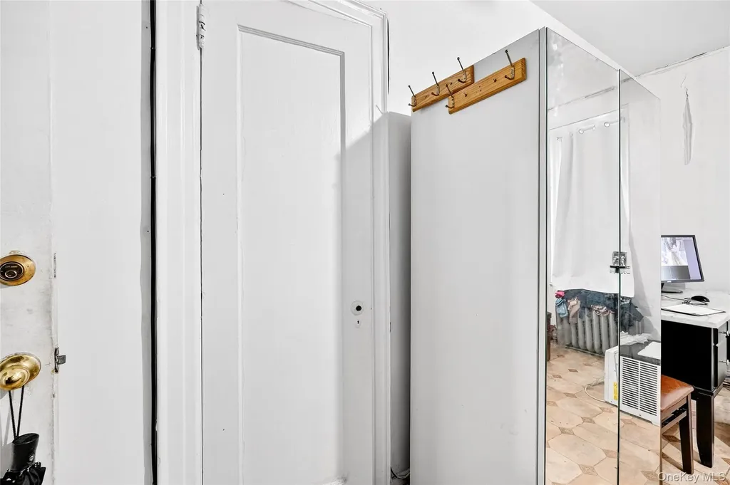 759 E 221st Street Bronx NY 10467
