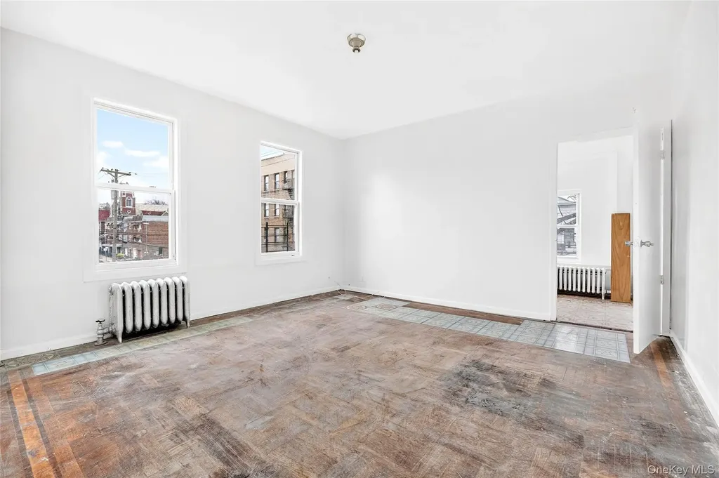 759 E 221st Street Bronx NY 10467