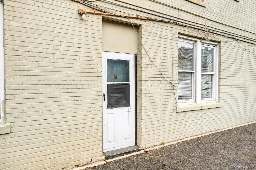 759 E 221st Street Bronx NY 10467
