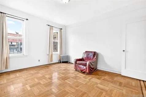 759 E 221st Street Bronx NY 10467