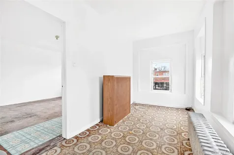 759 E 221st Street Bronx NY 10467