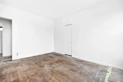 759 E 221st Street Bronx NY 10467