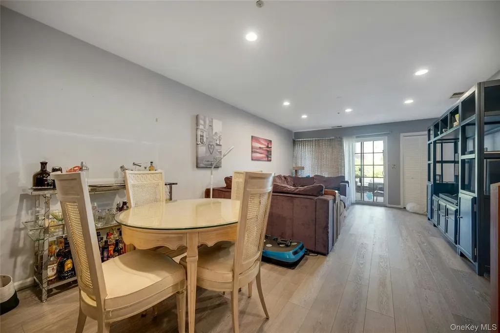 1102 Pondside Drive White Plains NY 10607