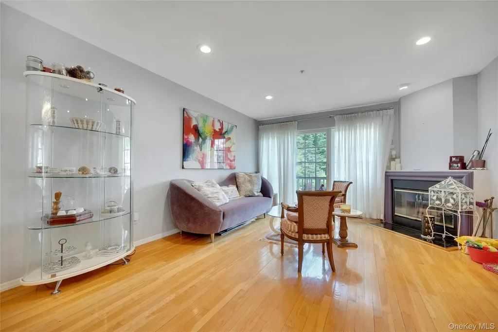 1102 Pondside Drive White Plains NY 10607