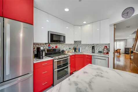 1102 Pondside Drive White Plains NY 10607