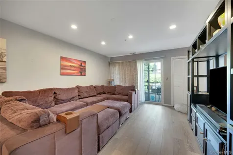 1102 Pondside Drive White Plains NY 10607