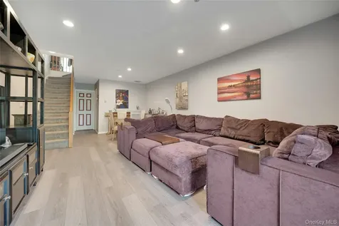 1102 Pondside Drive White Plains NY 10607
