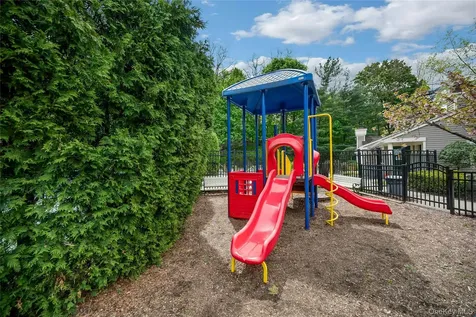 1102 Pondside Drive White Plains NY 10607